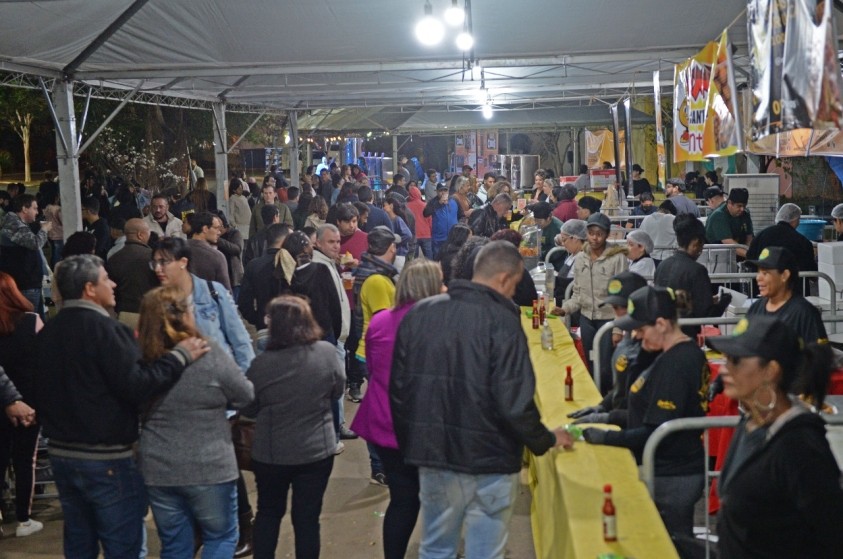 2 Festa da Coxinha segue com gastronomia e música hoje e amanhã