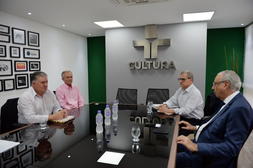 Prefeito se reúne com presidente da TV Cultura para retomar transmissões em Limeira
