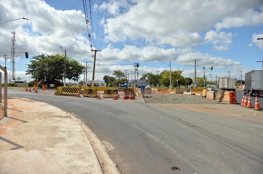 Obras na Rotatória da Taba avançam e beneficiarão motoristas e pedestres