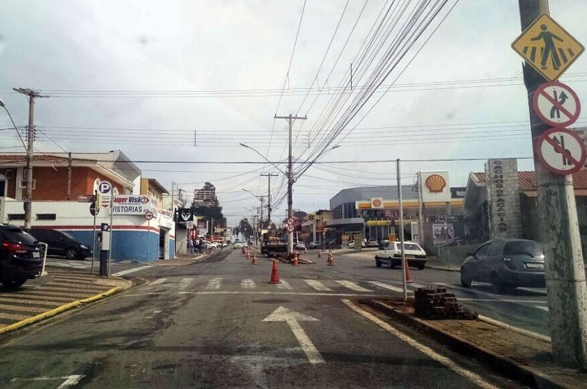 Prefeitura realiza manutenção na avenida Piracicaba
