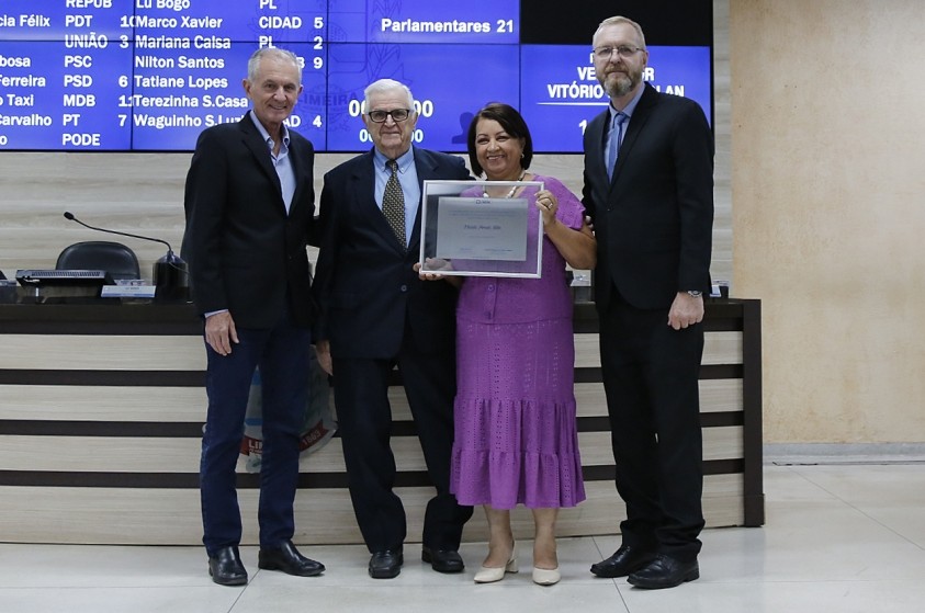 Vicente Pironti recebe título de Cidadão Limeirense; Botion destaca trabalho de homenageado à sociedade
