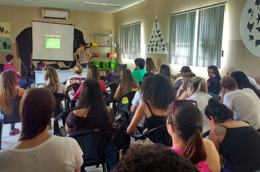 Zoo de Limeira recebe alunos da Universidade Brasil, de Descalvado