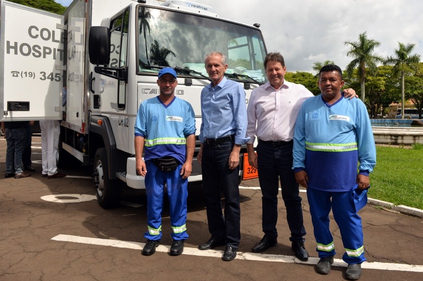 Limeira ganha novo caminhão de coleta hospitalar