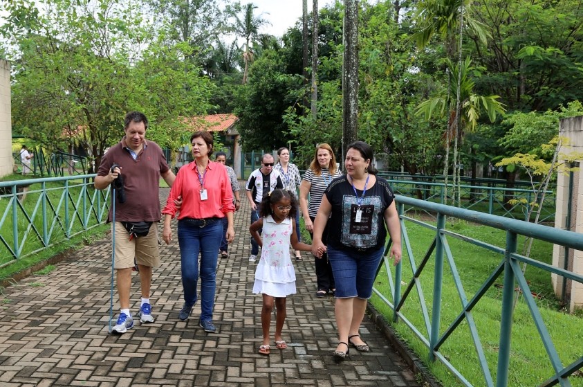 Zoo recebe visita de alunos do João Fischer