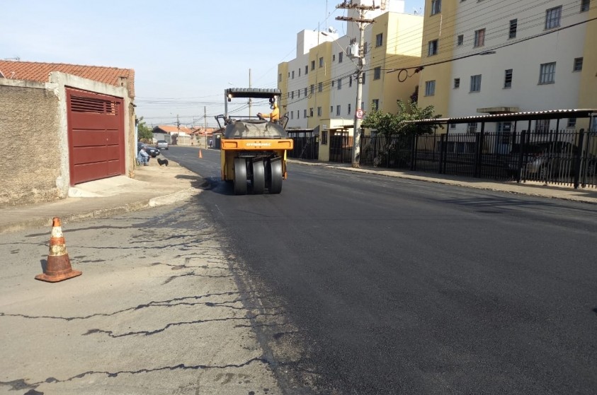 Ruas do Abílio Pedro ganham asfalto novo