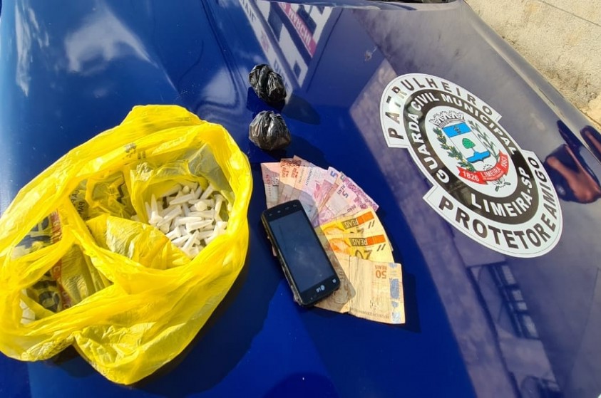Adolescente é detido pela GCM com 110 pinos de cocaína em Limeira