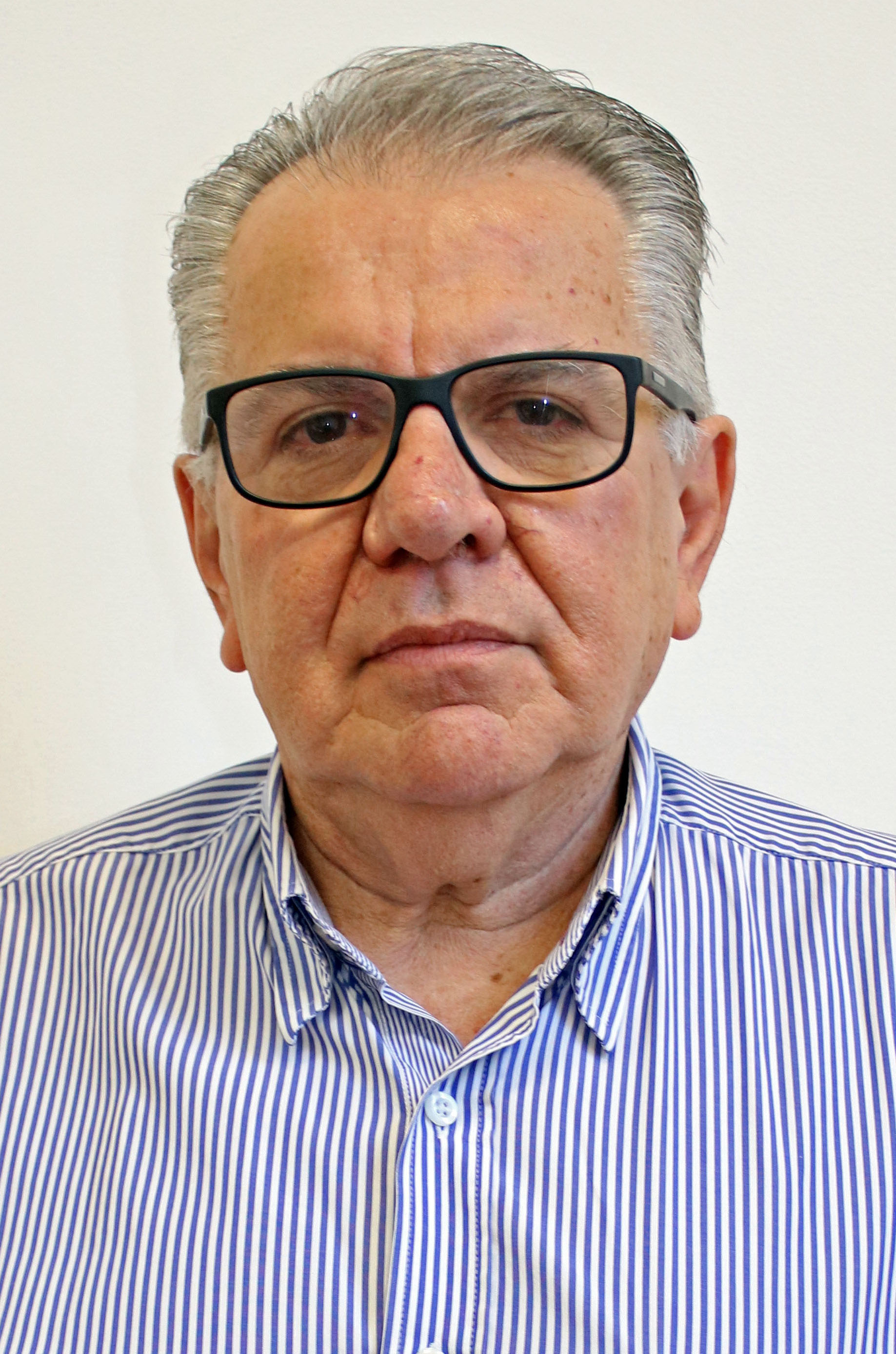 Dr. Vitor Santos